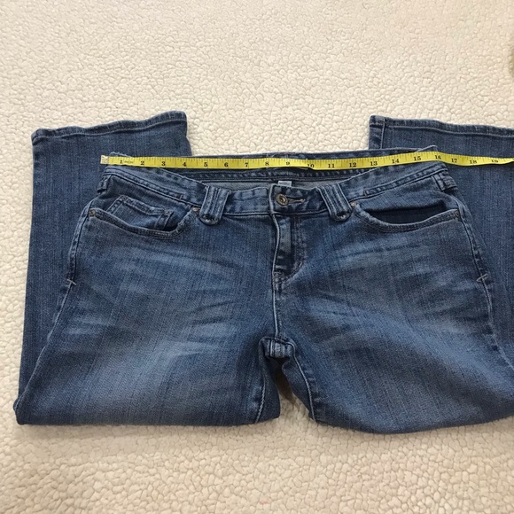 Aeropostale Stretch Denim Blue Jean Capri Pants
Size 9 / 10 Medium 
2 Front & - Picture 14 of 16